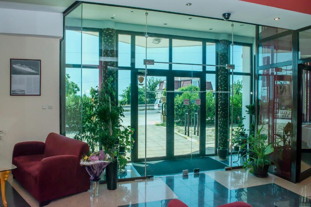 Ellinis Hotel ヴァルナ エクステリア 写真